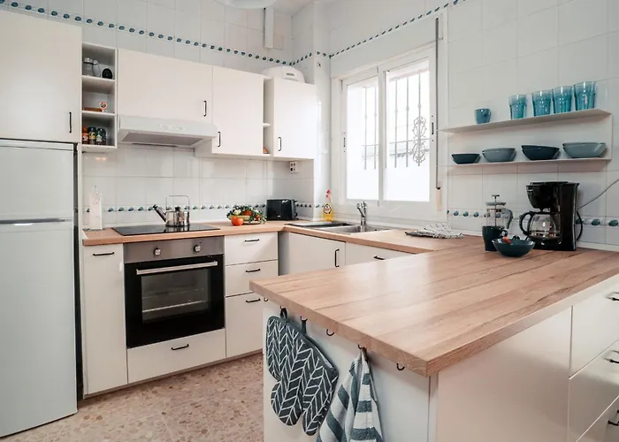 Casa Irene Conil Town House In The Center, Roof Terrace With Great Views Apartment Conil De La Frontera